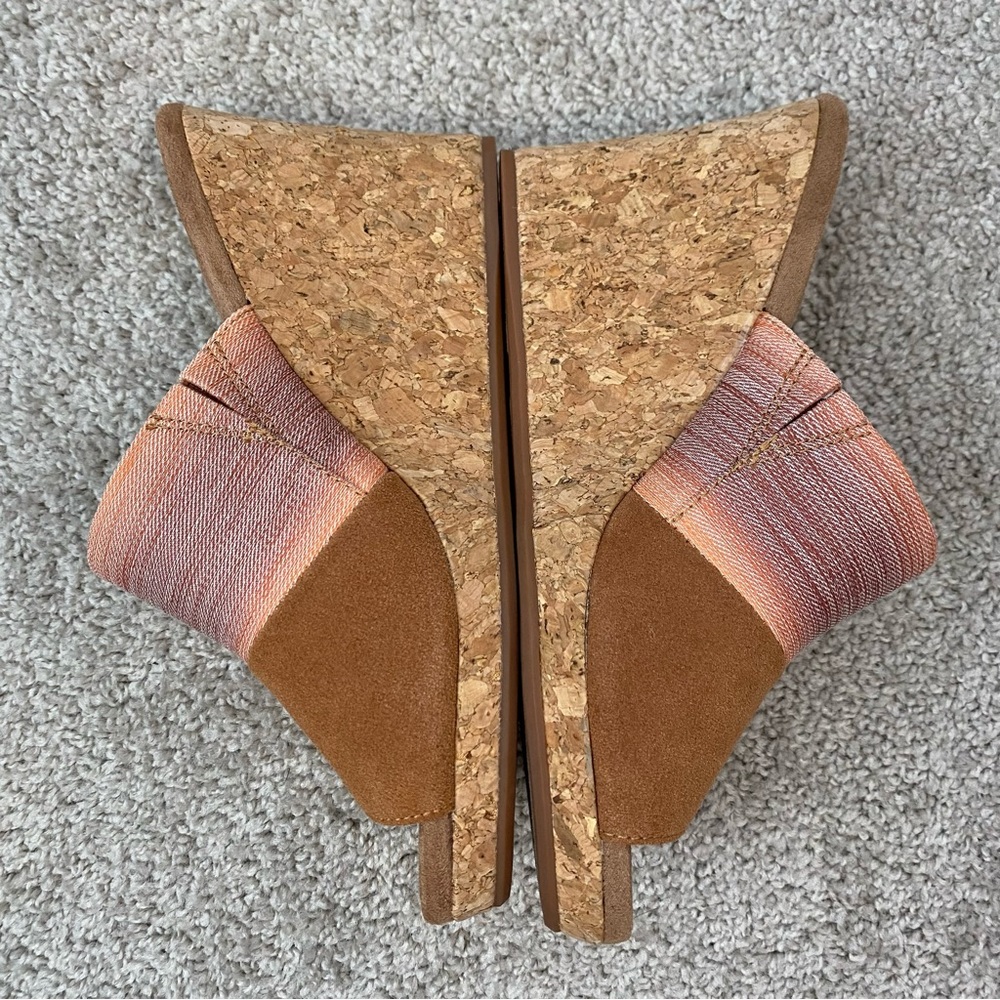 TOMS Cork Wedge Sandals 8 - Picture 5 of 9